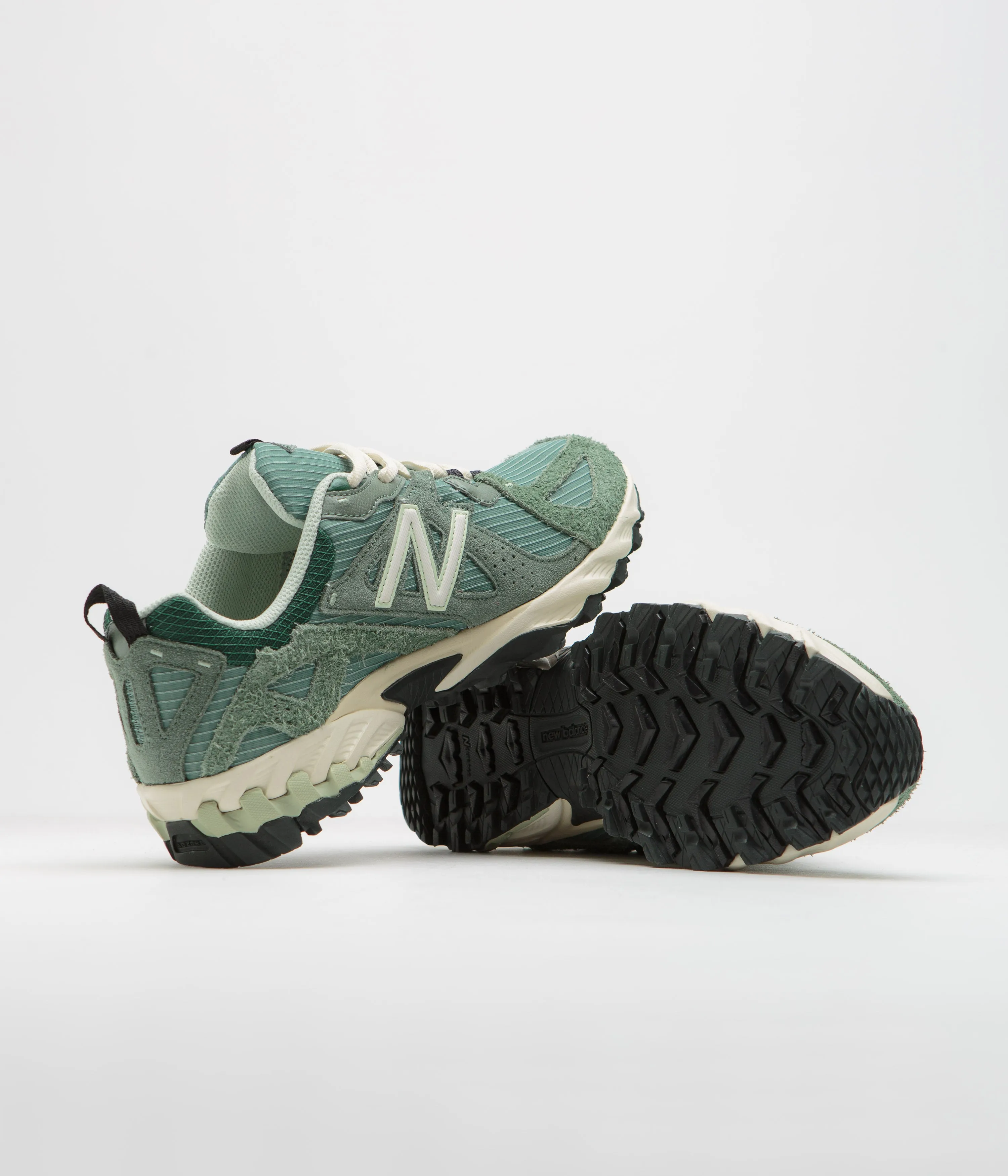 New Balance 610 Shoes - Green / Natural Mint