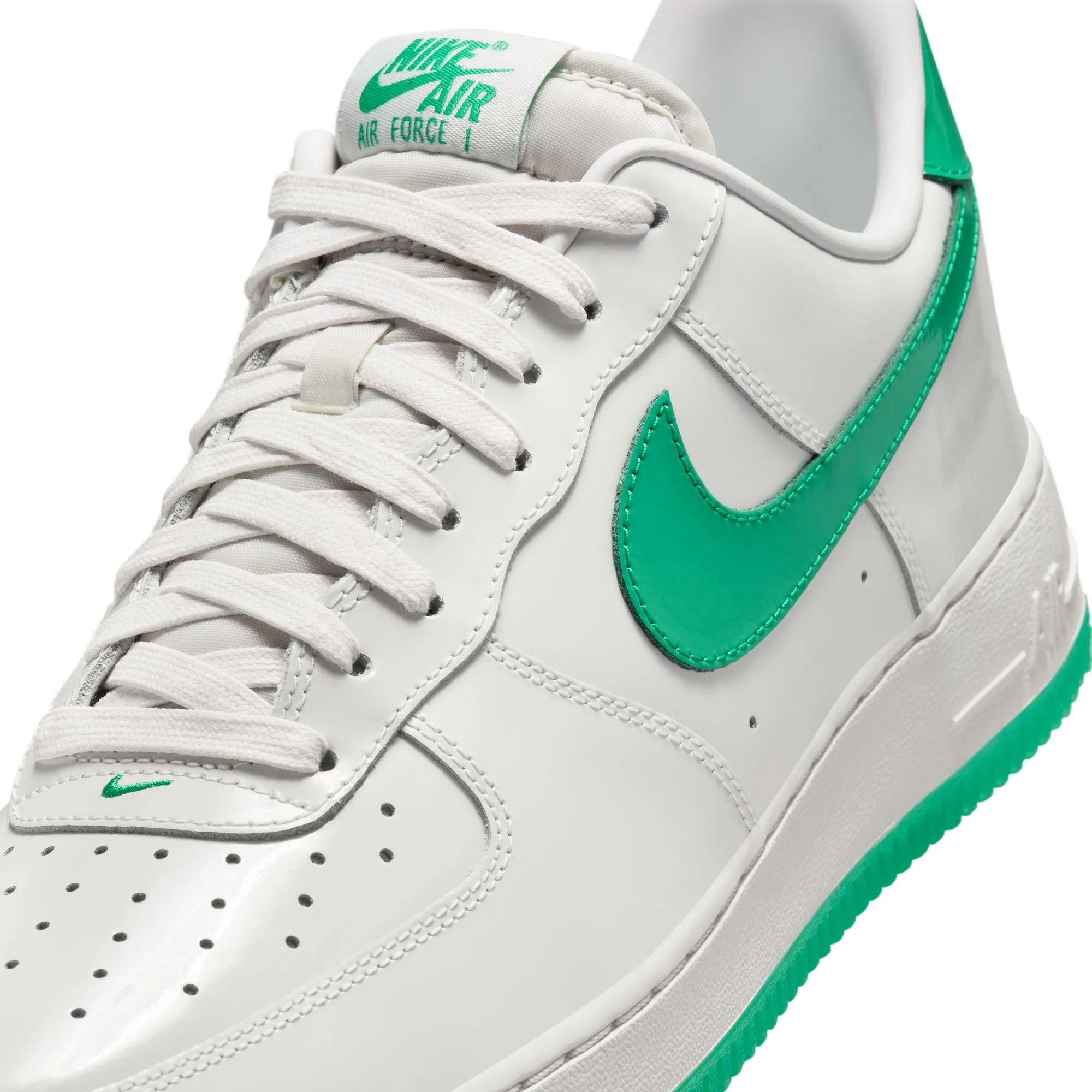 Nike Air Force 1 ‘07 premium platinum tint/stadium green HF4864-094