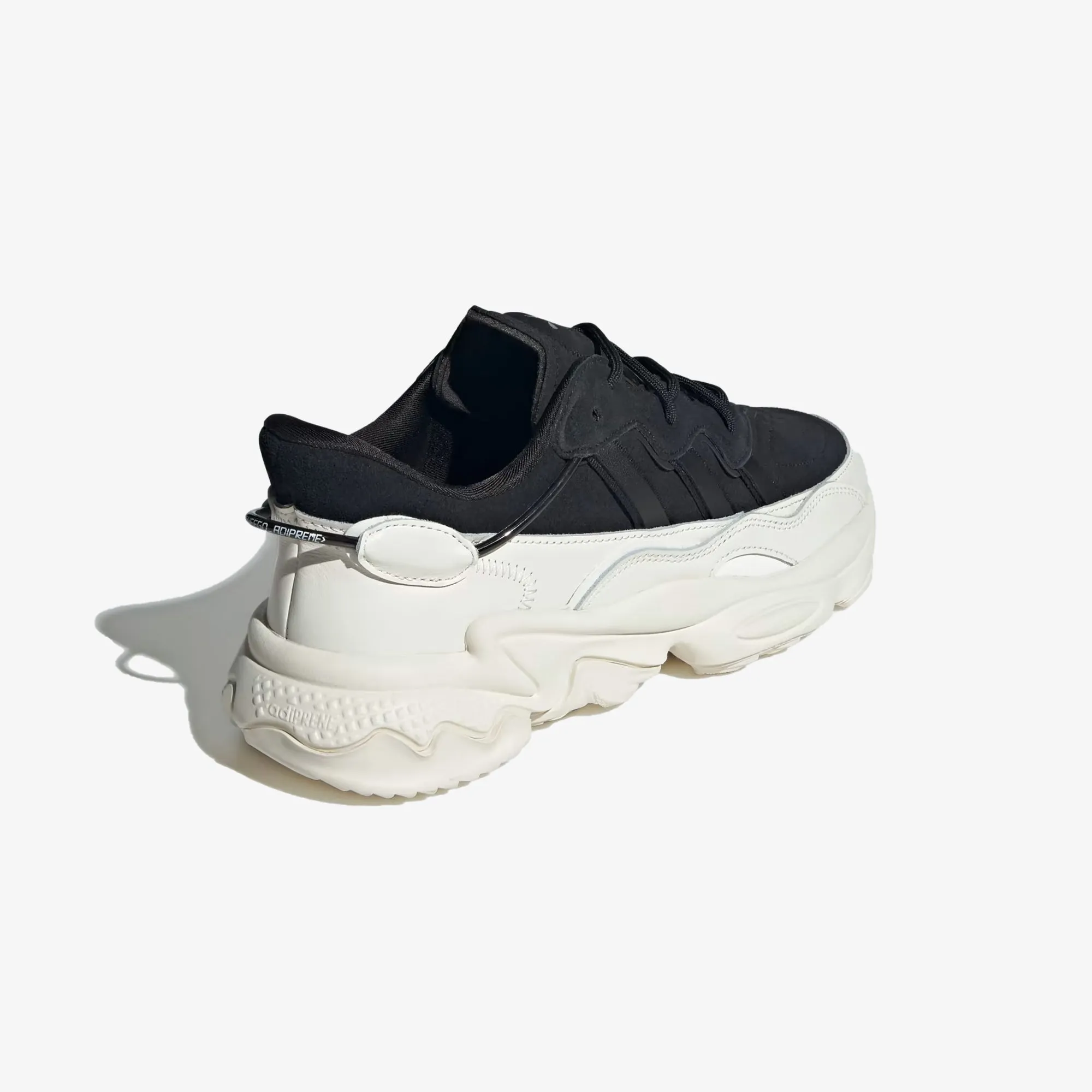 OZWEEGO 'CORE BLACK/OFF WHITE'