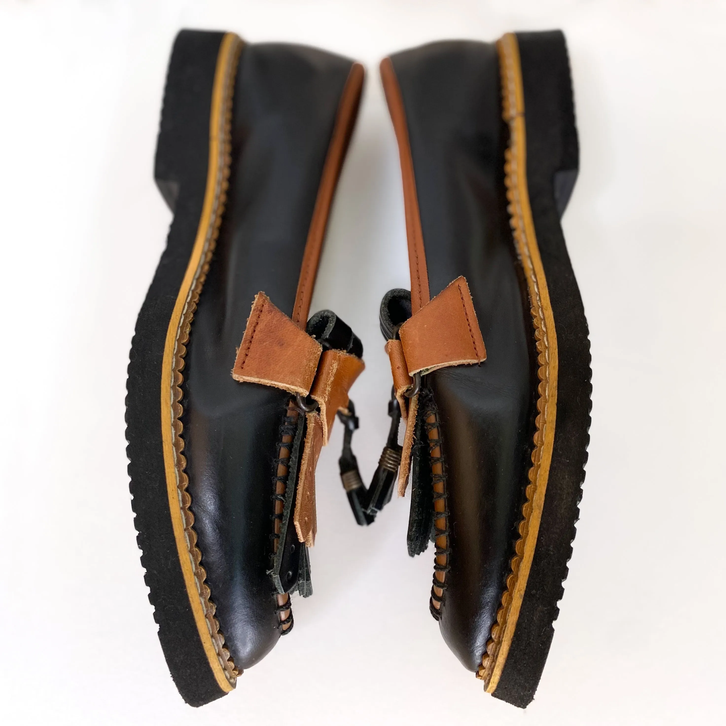 VINTAGE LEATHER LOAFERS [ Black, Tan, Tassels, Fringe, SIZE 6 1/2 ]